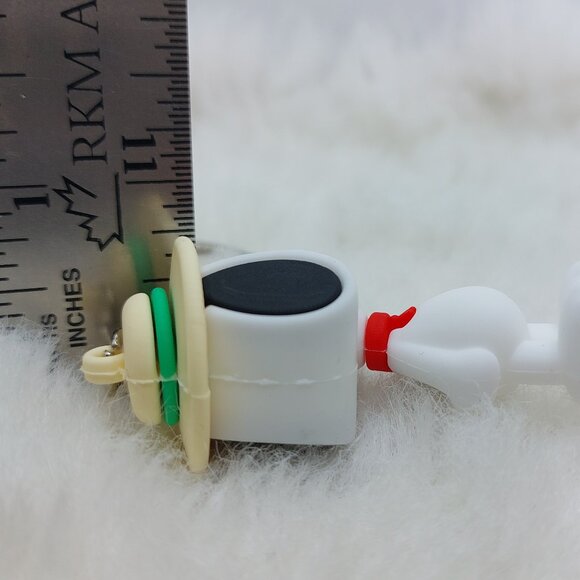 2/$19 Snoopy keychain in a safari hat - Picture 6 of 6